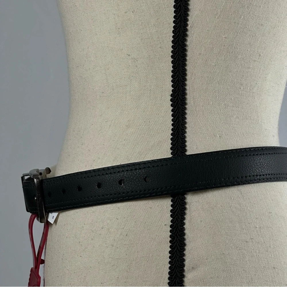 LEVI’S NWT black brown belt with silver buckle - size medium